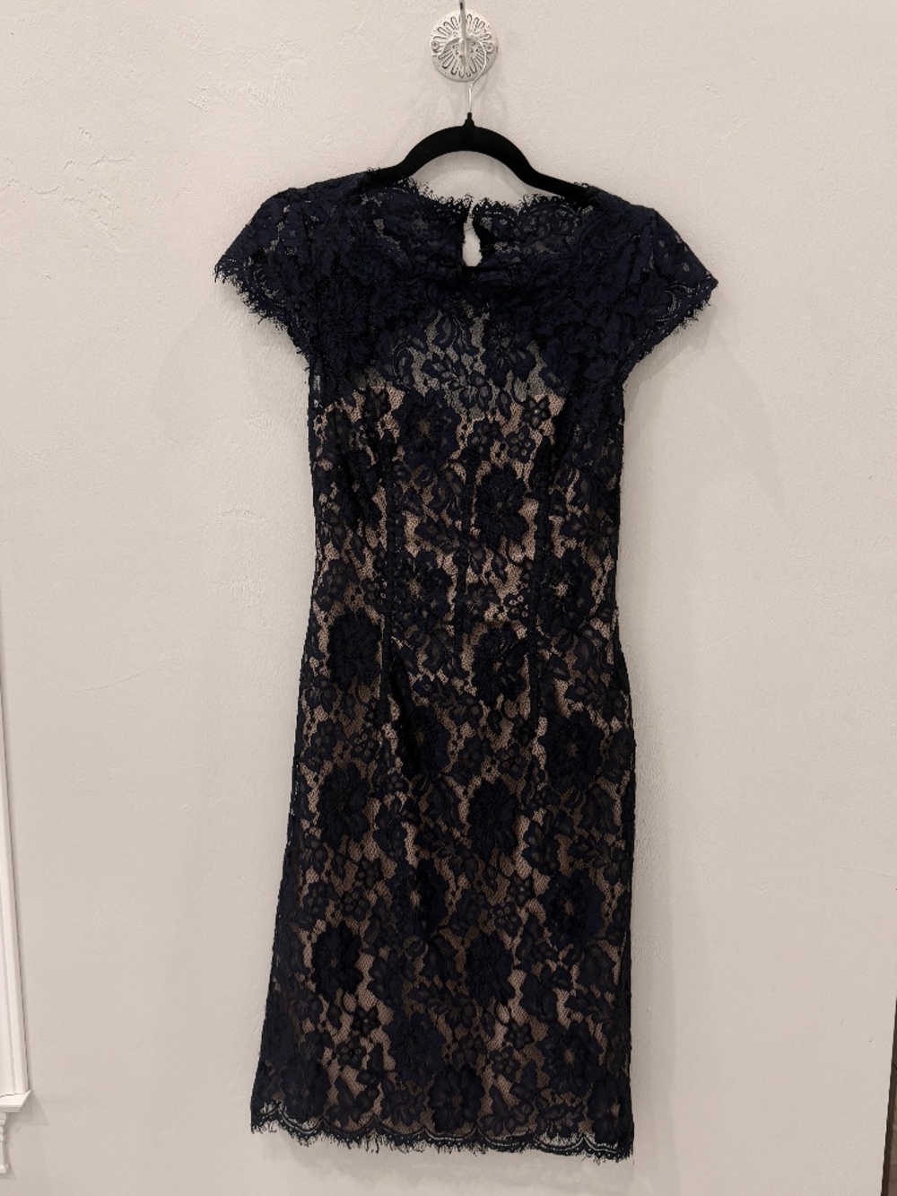 Monique Lhuillier Navy and Gold Knee Length Dress